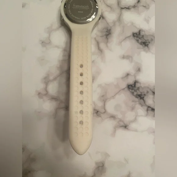 Francesca’s Digital White Silicone Rubber Band Gold Dial Accent Watch - Picture 11 of 11